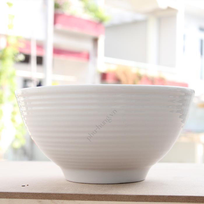 Chén sứ tròn màu trắng - có gân kẻ sọc ngang